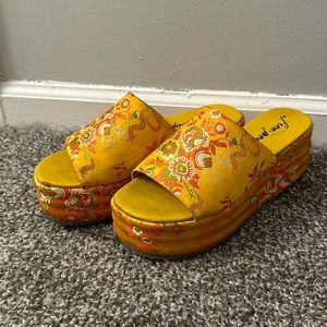 🥂✨FREE PEOLE SHOES!! 🥂✨